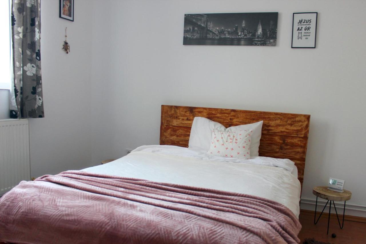 Elizabet Home Apartman Oradea Exteriör bild