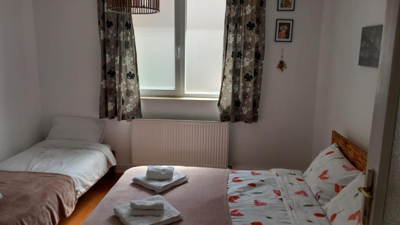 Elizabet Home Apartman Oradea Exteriör bild
